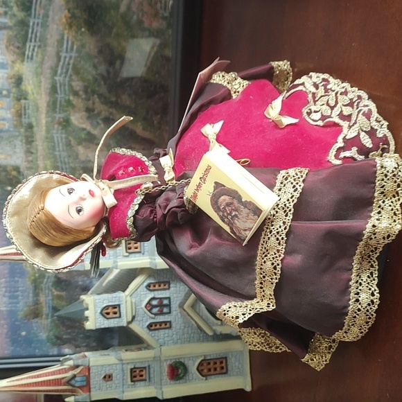 Christmas Caroler/Madame Alexander Doll - Picture 9 of 12